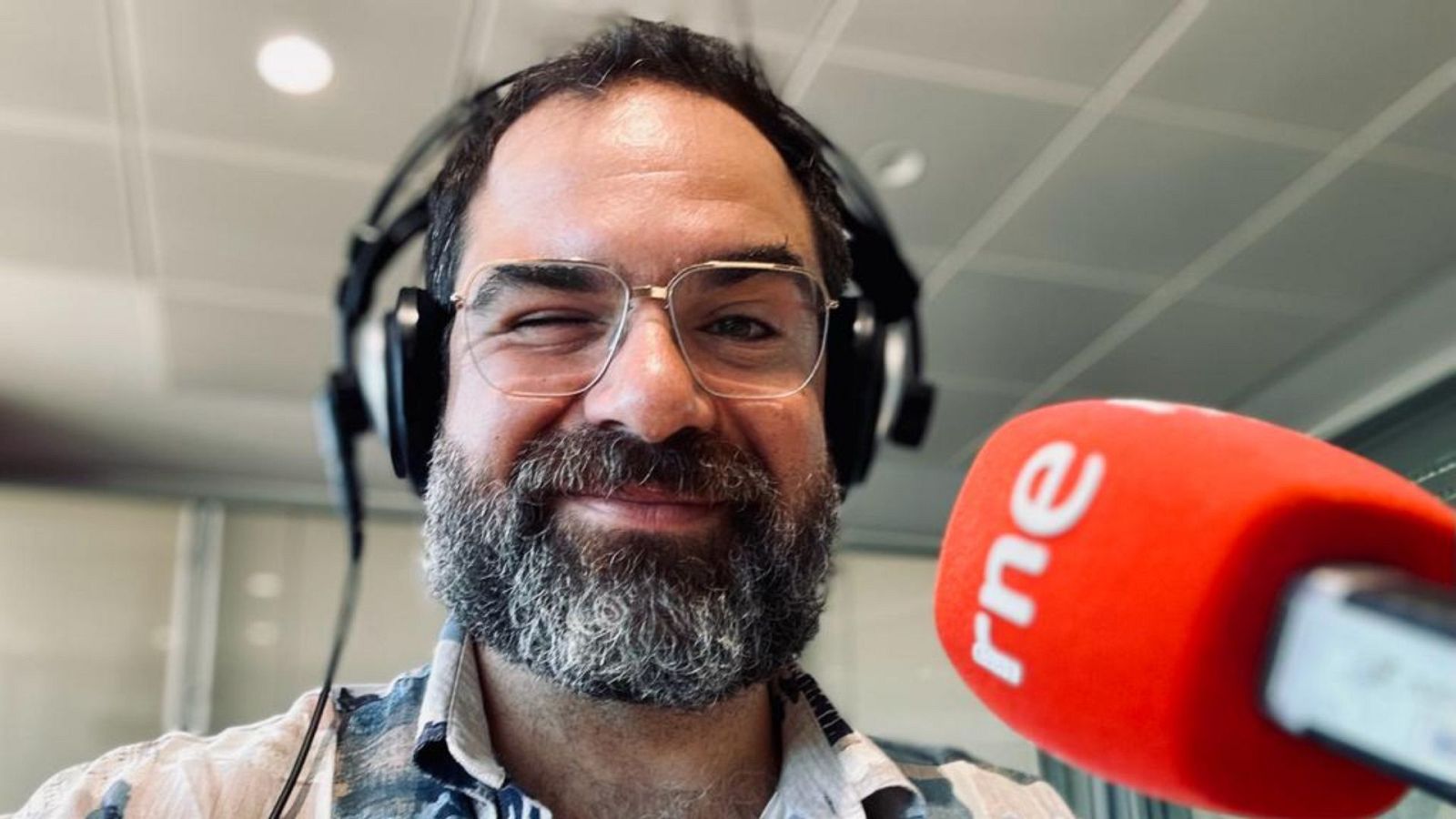 No es un día cualquiera - Canciones para una radio en un instante...más con Jorge Usón  - Escuchar ahora
