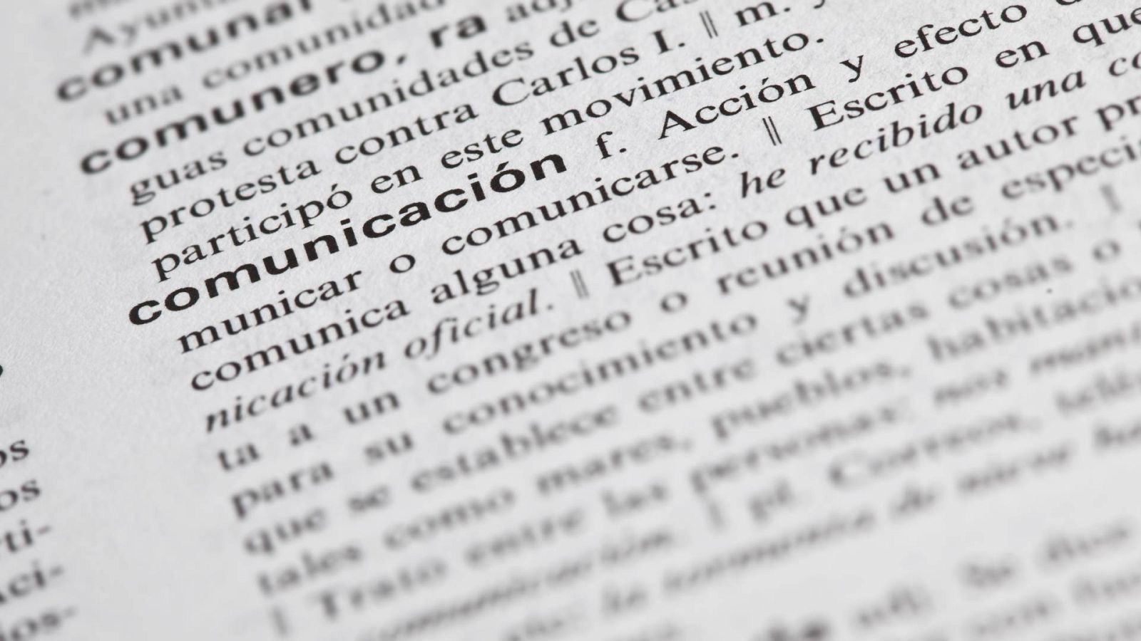 El español urgente con Fundéu RAE - 'Agua', 'aula', 'hacha' - 07/08/23 - Escuchar ahora