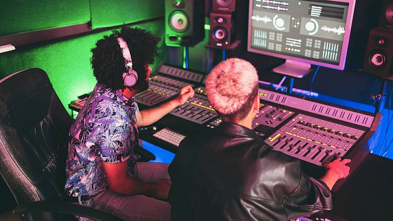 Universo pop - Peso Pluma - 08/08/23 - Escuchar ahora