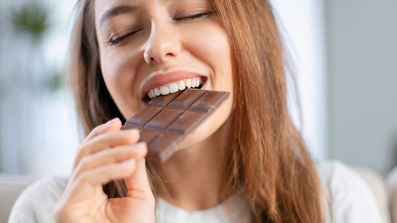 Por tres razones - ¿Quieres trabajar probando chocolate? - Escuchar ahora