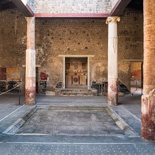 �En qu� consiste el atrium romano?