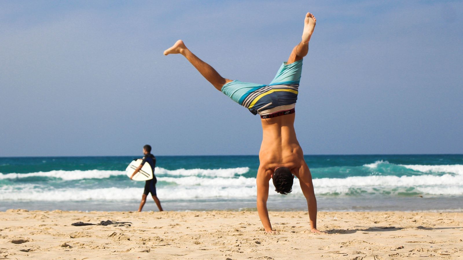 Avui, Sol - Tertúlia política i l'assassinat de Fernando Villavicencio - Escoltar Ara