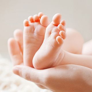 El libro que explica c�mo cuidar los pies de los ni�os