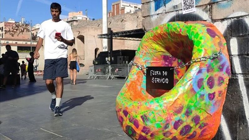 Caf� d'idees - "Fora de Servei" urinaris art�stics a Barcelona, entrevista a Joan Juncosa - Escoltar ara