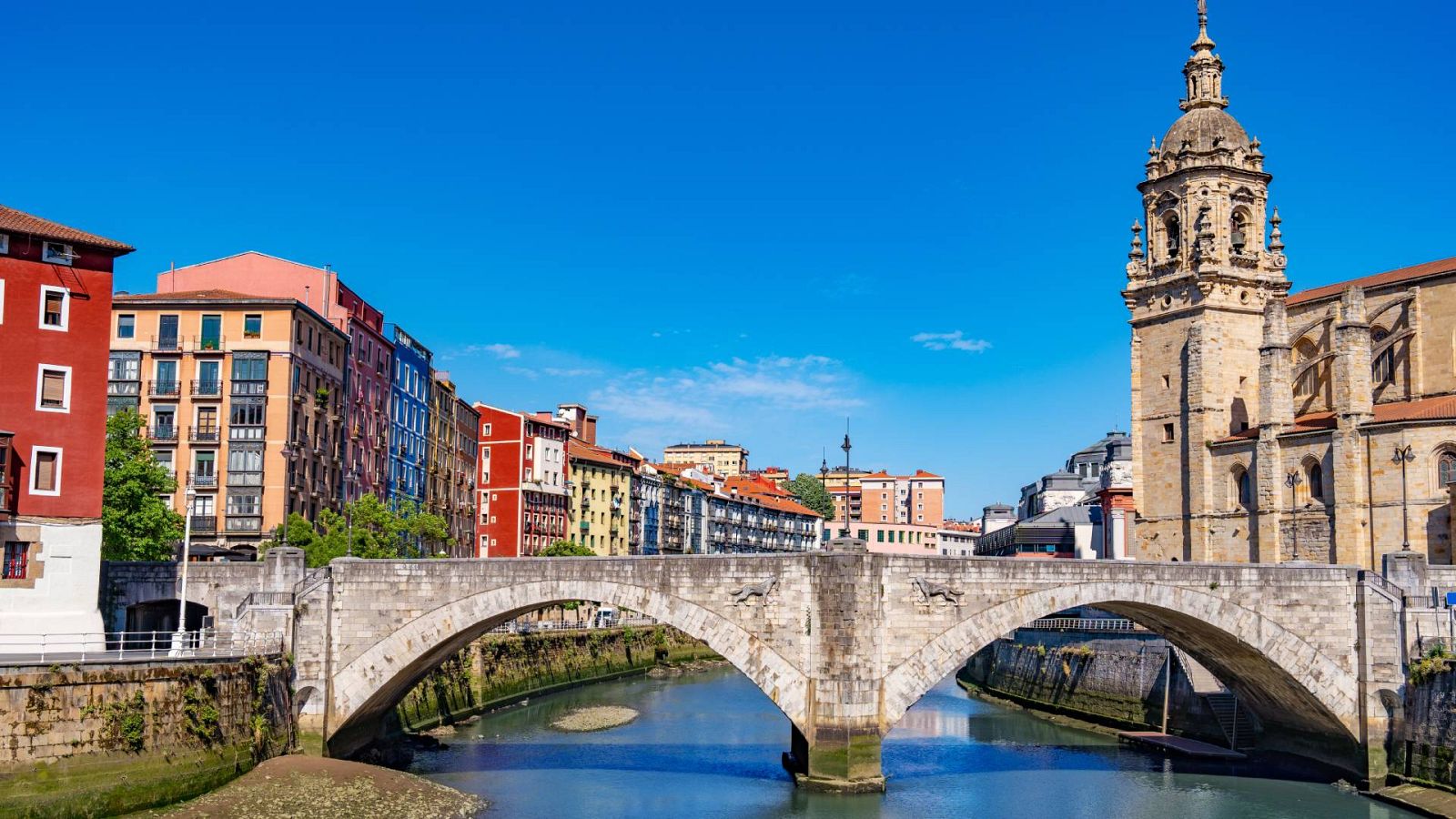 10.000 lugares para viajar con Ángela Gonzalo - Ruta de los puentes de Bilbao sobre la Ría del Nervión - 19/08/23 - escuchar ahora