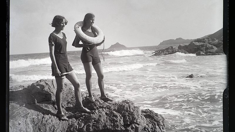 Fondo de armario - La historia y evolución del traje de baño - Escuchar ahora