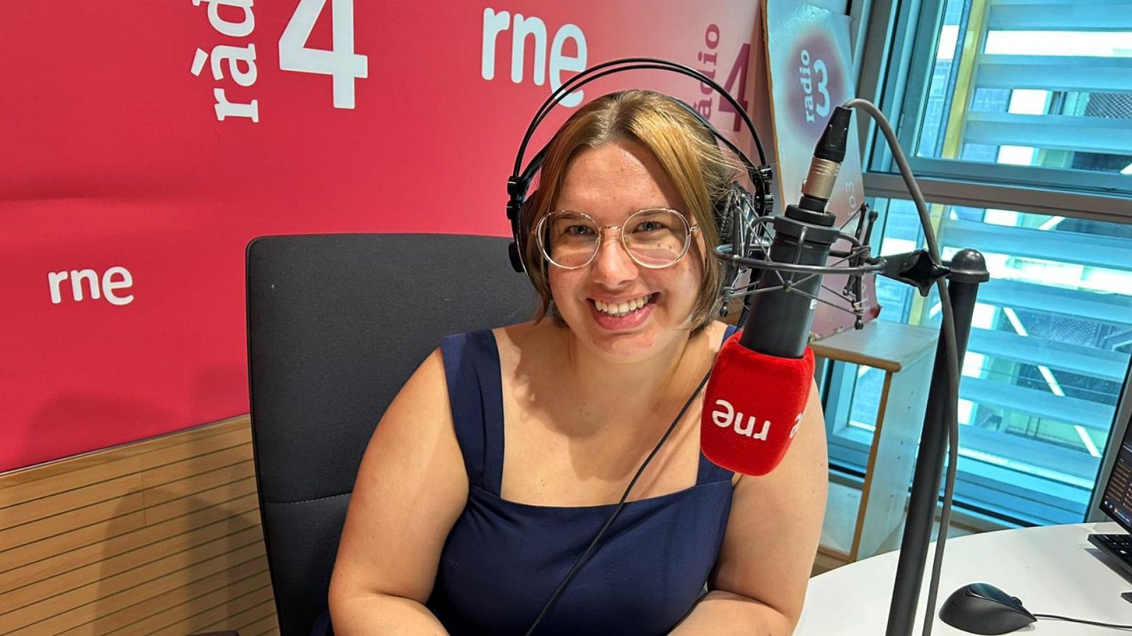 No es un día cualquiera - Más allá del lienzo: la Naturaleza - Escuchar ahora