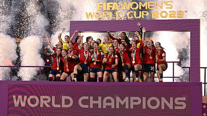 14 Horas Fin de Semana - La Selección Española Femenina de Fútbol hace historia y gana a Inglaterra (1-0) en la final del Mundial - Escuchar ahora