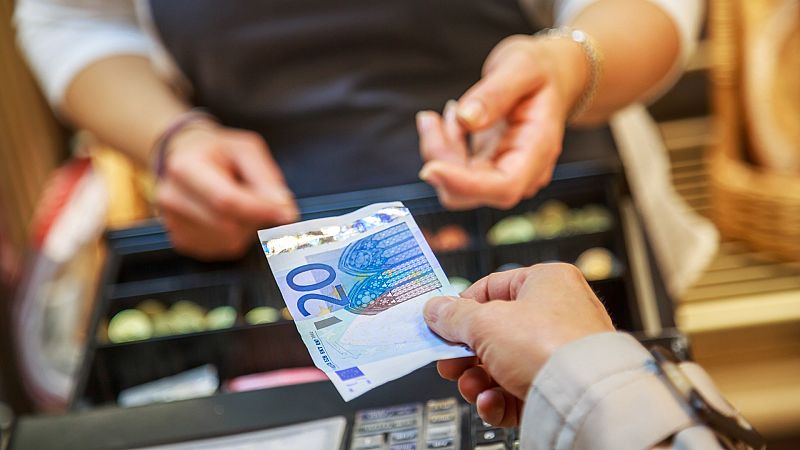 Por tres razones - Tenemos derecho a pagar en efectivo - Escuchar ahora