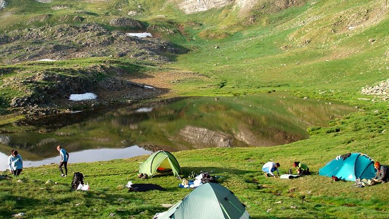 El risc d'incendi obliga a prohibir les acampades i rutes de muntanya