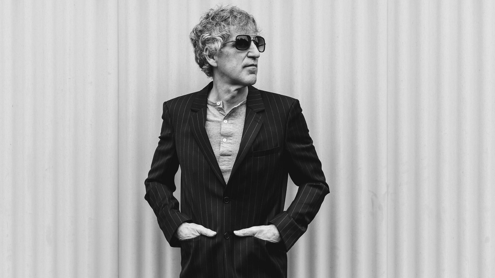 180 grados - Mikel Erentxun nos presenta 'Flores y café' - 24/08/23 - escuchar ahora