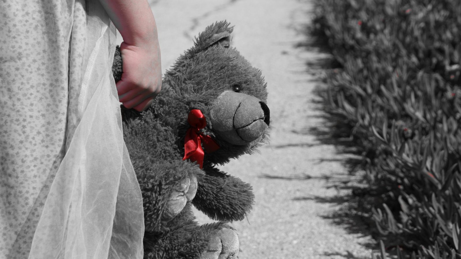 Lucía Marí y  "La huérfana del mar" - Escuchar ahora