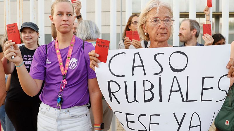 14 Horas Fin de Semana - Marina Marroquí, educadora social: "Rubiales sigue todos los pasos de cualquier hombre que ejerce maltrato" - Escuchar ahora