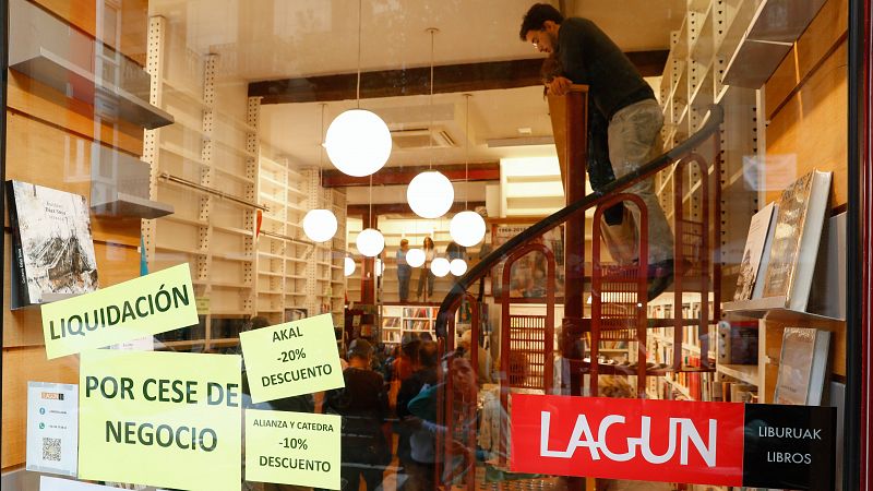 Las Mañanas de RNE - La librería Lagun se despide, un ejemplo de ética y de lucha - Escuchar ahora