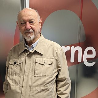 Repaso a toda una carrera de Juan Eslava Gal�n