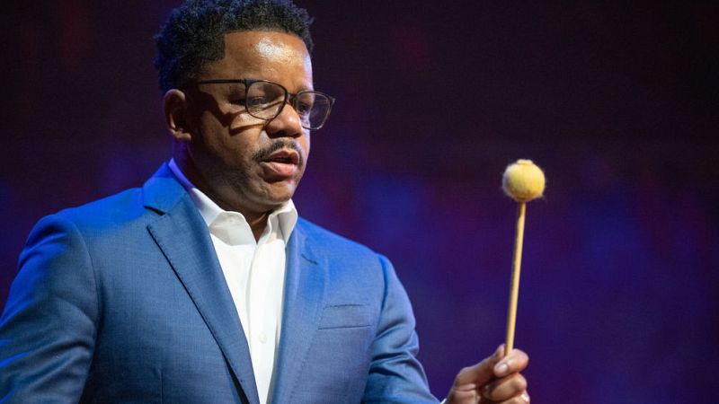 Cl�sicos del jazz y del swing - Stefon Harris, muy por encima del resto de vibrafonistas j�venes - 06/09/23 - escuchar ahora