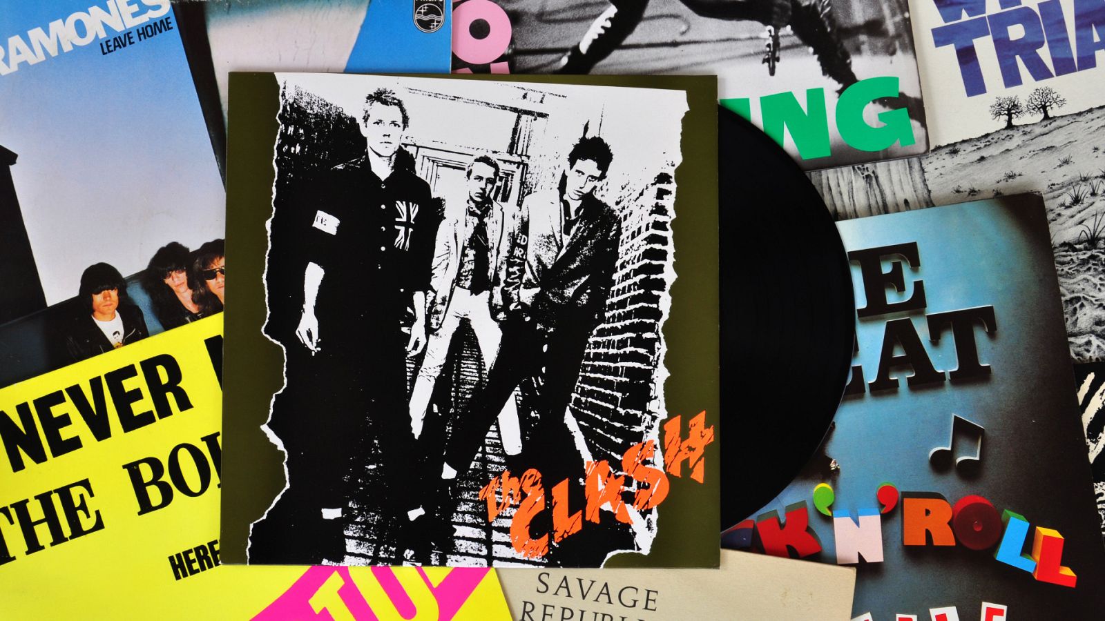 Píntalo de negro - The Equals y The Clash - 22/09/23 - Escuchar ahora