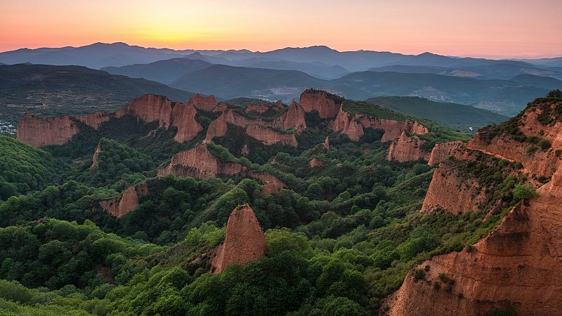 Nómadas - El Bierzo, la fuerza de la historia y el paisaje - 23/09/23 - Escuchar ahora