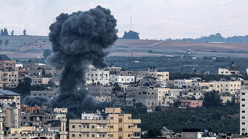 Las Mañanas de RNE - Osama Aklouk, neurocirujano en Gaza: "No llega ayuda humanitaria porque no tenemos pasos" - Escuchar ahora