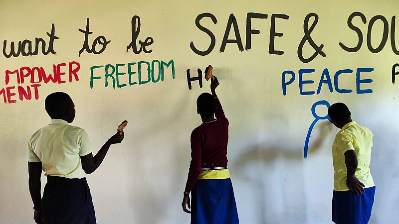 Reportajes 5 continentes - Las niñas de Sudán del Sur quieren estudiar - Escuchar ahora