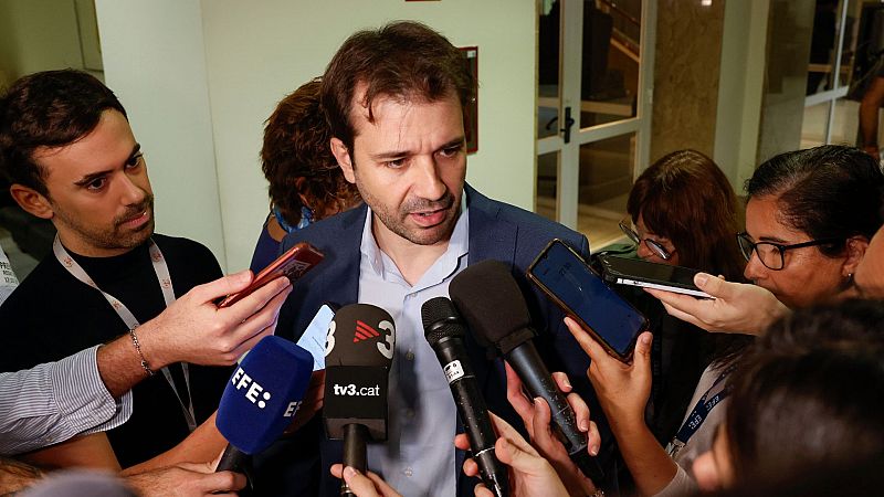 Parlamento RNE - Sánchez Serna (Podemos): "No hay comunicación con el PSOE en las negociaciones de investidura" - Escuchar ahora