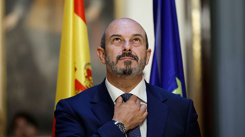 Parlamento RNE - Pedro Rollán, presidente del Senado: "Armengol está dando un trato desigual a Sánchez que el que le dio a Feijó" - Escuchar ahora