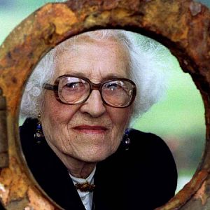 Memoria de delfín - Millvina Dean, Falcon Heene y otras aventuras para recordar - escuchar ahora