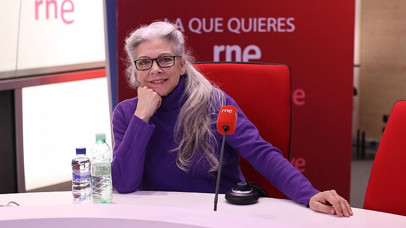 El ojo crítico - Kiti Manver, el deseo de una mujer a los 70 en 'Mamacruz' - Escuchar ahora