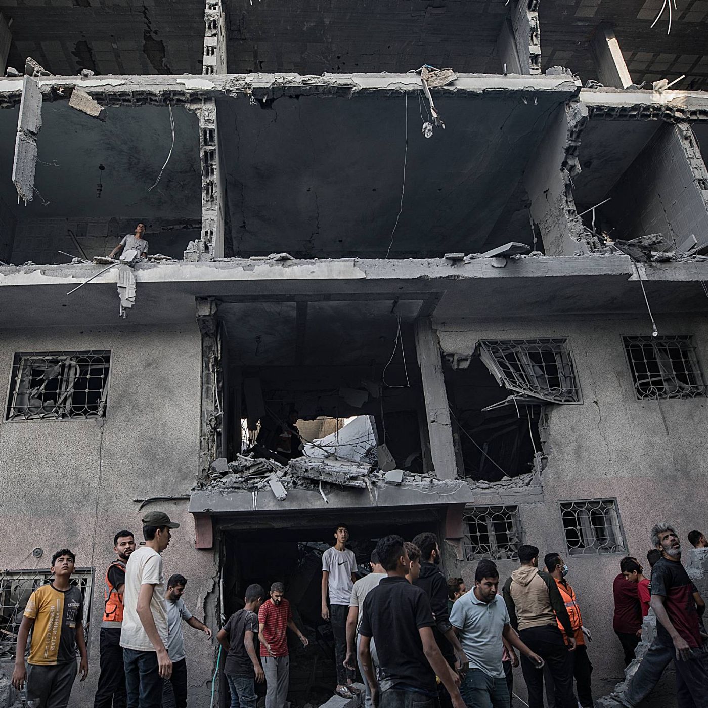 Las Mañanas de RNE  - Ignacio Álvarez-Ossorio, catedrático de Estudios Árabes e Islámicos de la UCM: "Están bombardeando infraestructuras civiles para que Gaza retroceda a la Edad Media" - Escuchar ahora