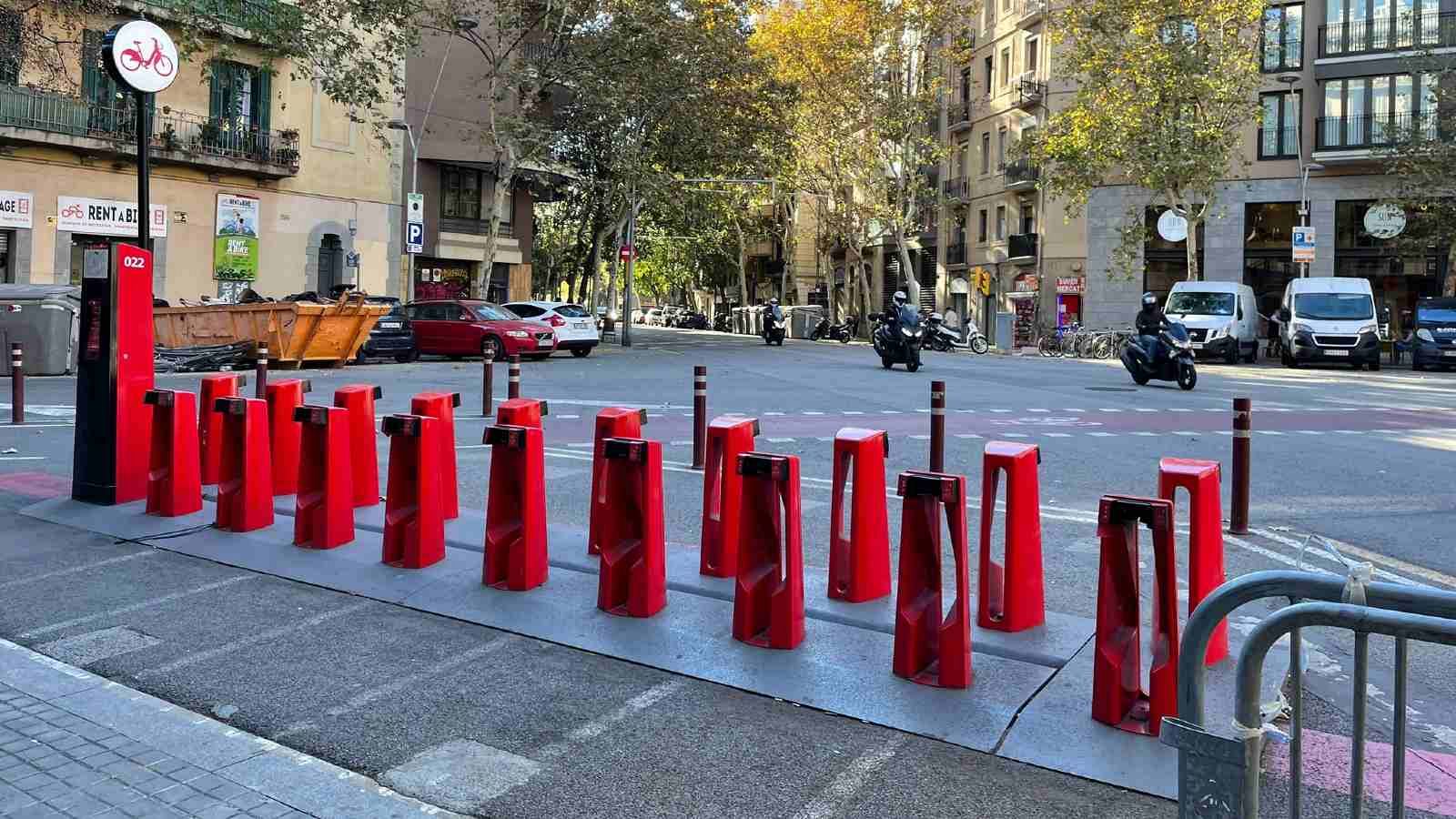 Primer dia de vaga indefinida del servei de Bicing amb afectacions al servei