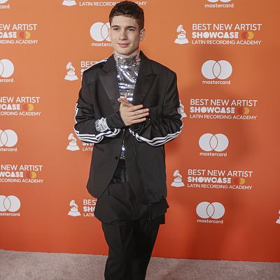 Hora América - Artistas mexicanos nominados Grammy Latinos 2023  - escuchar ahora