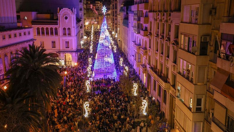 Alicante iluminada por Navidad  30/11/23 - escuchar ahora