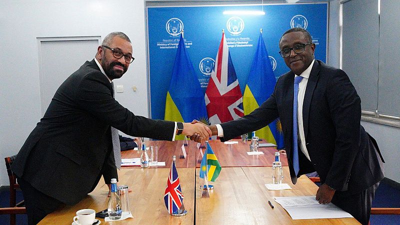 Cinco continentes - Nuevo acuerdo migratorio entre Reino Unido y Ruanda - Escuchar ahora