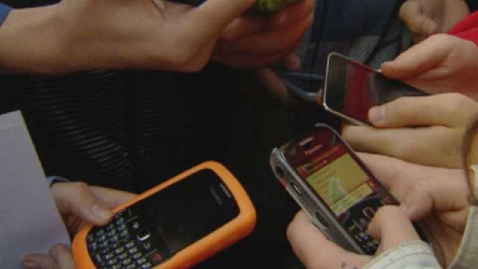 Menors d'entre 11 i 16 anys comparteixen pornografia infantil per un xat de WhatsApp