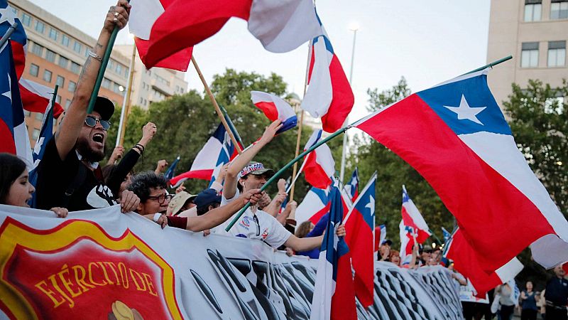 Cinco Continentes - Chile rechaza reformar su Constitución - Escuchar ahora