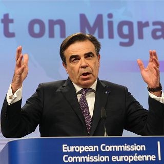 Schinas: "El pacto migratorio env�a un mensaje a las mafias"