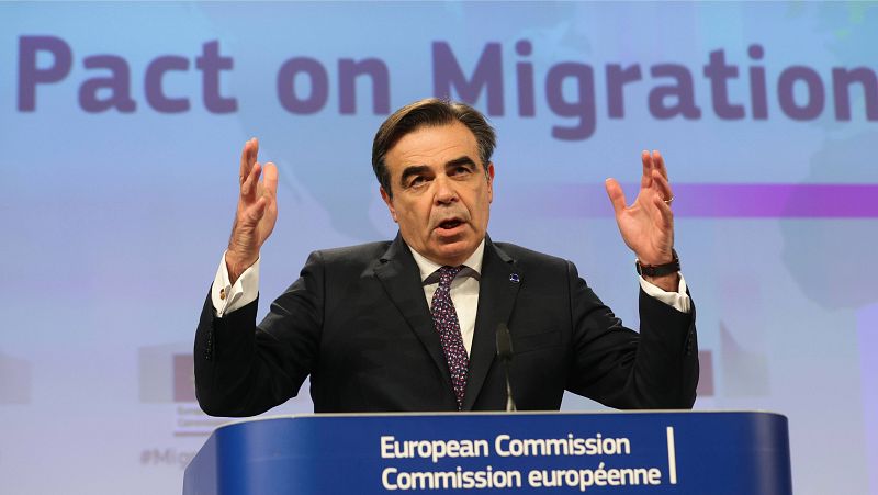 Las Mañanas de RNE - Margaritis Schinas, vicepresidente de la Comisión Europea: "El pacto migratorio enviará un mensaje a las mafias" - Escuchar ahora