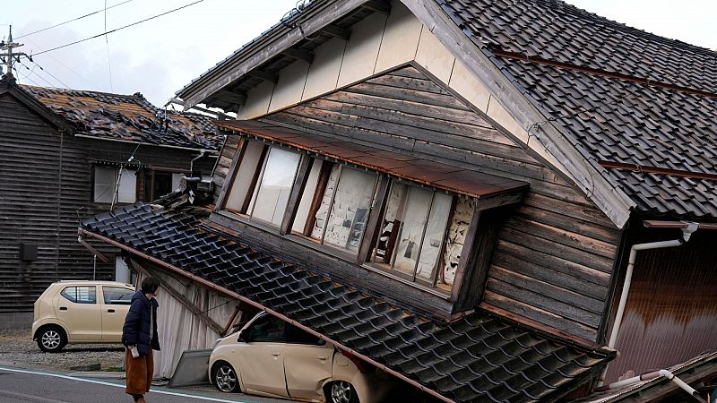 Cinco continentes - Japón inicia el año con dos catástrofes - Escuchar ahora