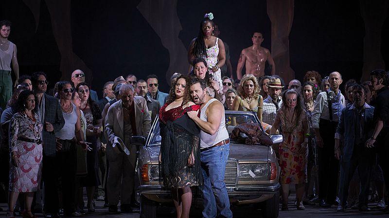 24 horas - Lucía Astigarraga (directora de escena de la reposición de la ópera `Carmen¿): "Quiero ser fiel al montaje de Calixto" - Escuchar ahora
