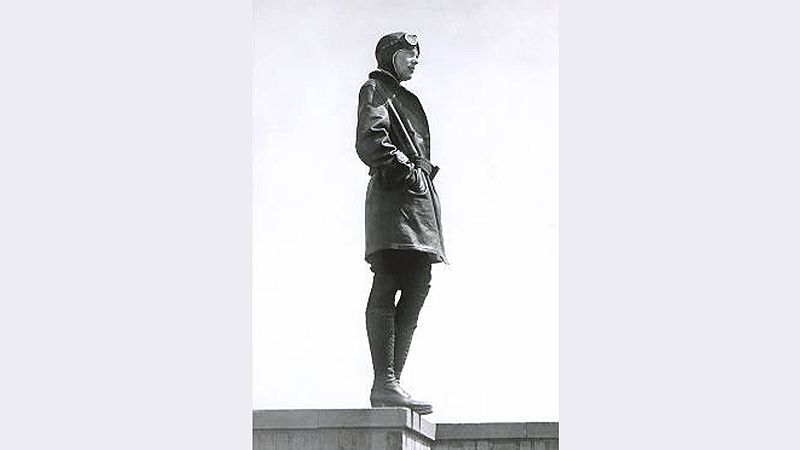 Efemérides - La desaparición de Amelia Earhart - 02/07/10 - Escuchar ahora