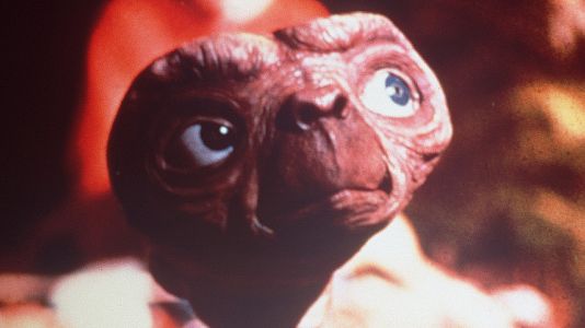 No es un día cualquiera - No es un día cualquiera - Carme Contreras, la voz de E.T. - Escuchar ahora