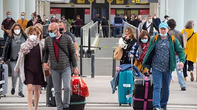 14 horas Fin de Semana - Canarias y Baleares piden negociar con Reino Unido para poder recibir turistas británicos - Escuchar ahora