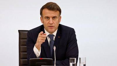 Crónica internacional - Macron reúne en París a líderes europeos y máximos responsables de la UE - Escuchar ahora