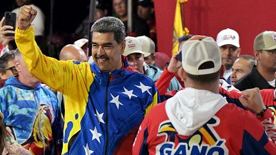 Crónica internacional - Venezuela: Maduro proclama su victoria y la oposición denuncia fraude - Escuchar ahora