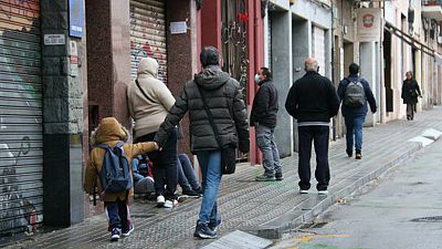 Diversitat d'opinions a les portes dels col·legis