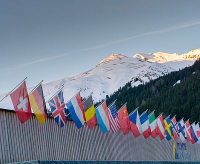  24 horas - El Foro de Davos centra su debate en el reparto de las vacunas - Escuchar ahora