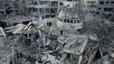 Las Mañanas de RNE - Israel intensifica los ataques en el sur de Gaza: "Se está convirtiendo en el cementerio más grande del mundo" - Escuchar ahora