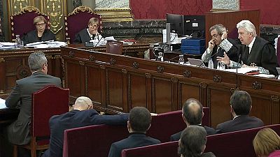 Boletines RNE - El Supremo acelera el juicio del 'procés' ante la proximidad de las elecciones - Escuchar ahora