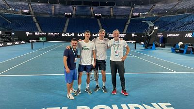 14 horas - Djokovic recupera el visado y queda libre en Australia - Escuchar ahora