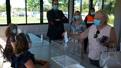 14 horas - La nueva forma de votar: con mascarilla y el DNI a distancia - Escuchar ahora